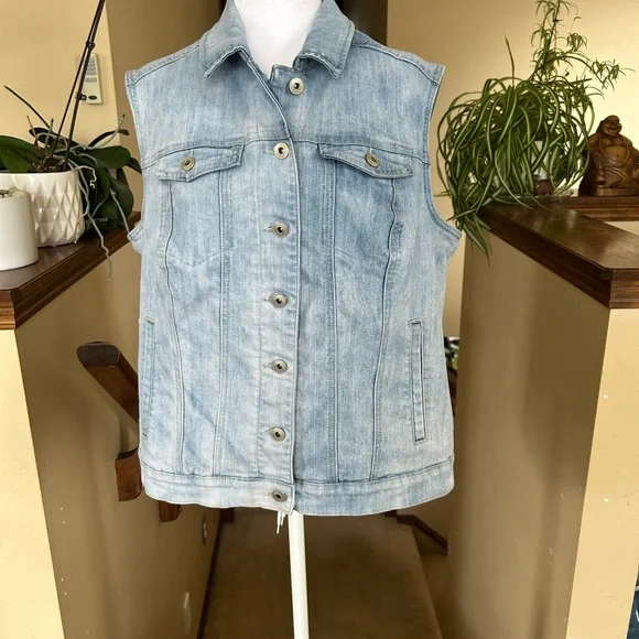 Light Blue Denim Vest - Picture 1 of 8